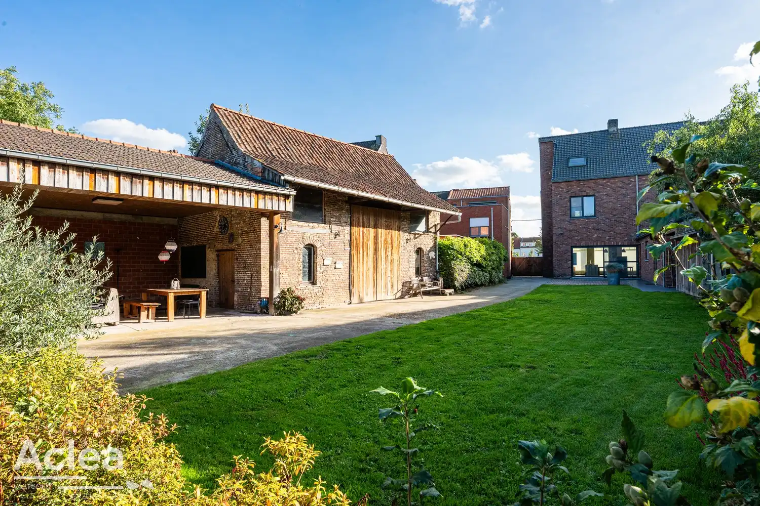 Uitzonderlijk ruime eigendom in het centrum van Kaprijke foto 2