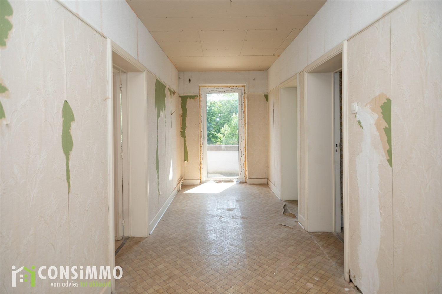 Te renoveren gezinswoning met loods en kantoorruimte op zichtlocatie in Sint-Truiden foto 24