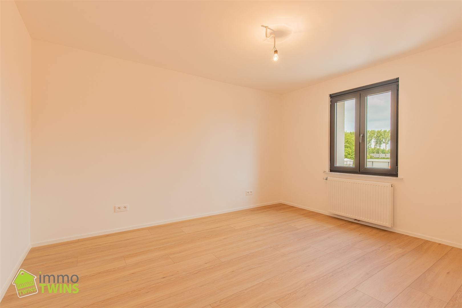 Volledig gerenoveerde gezinswoning met ruime tuin te Lebbeke foto 18
