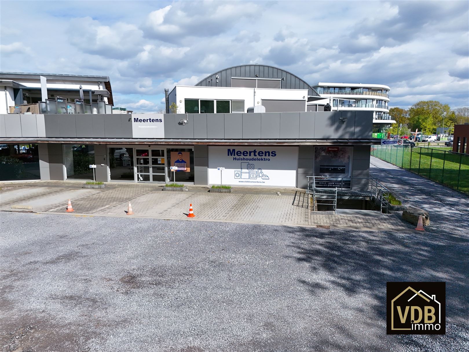 Commercieel pand op TOP locatie foto 18