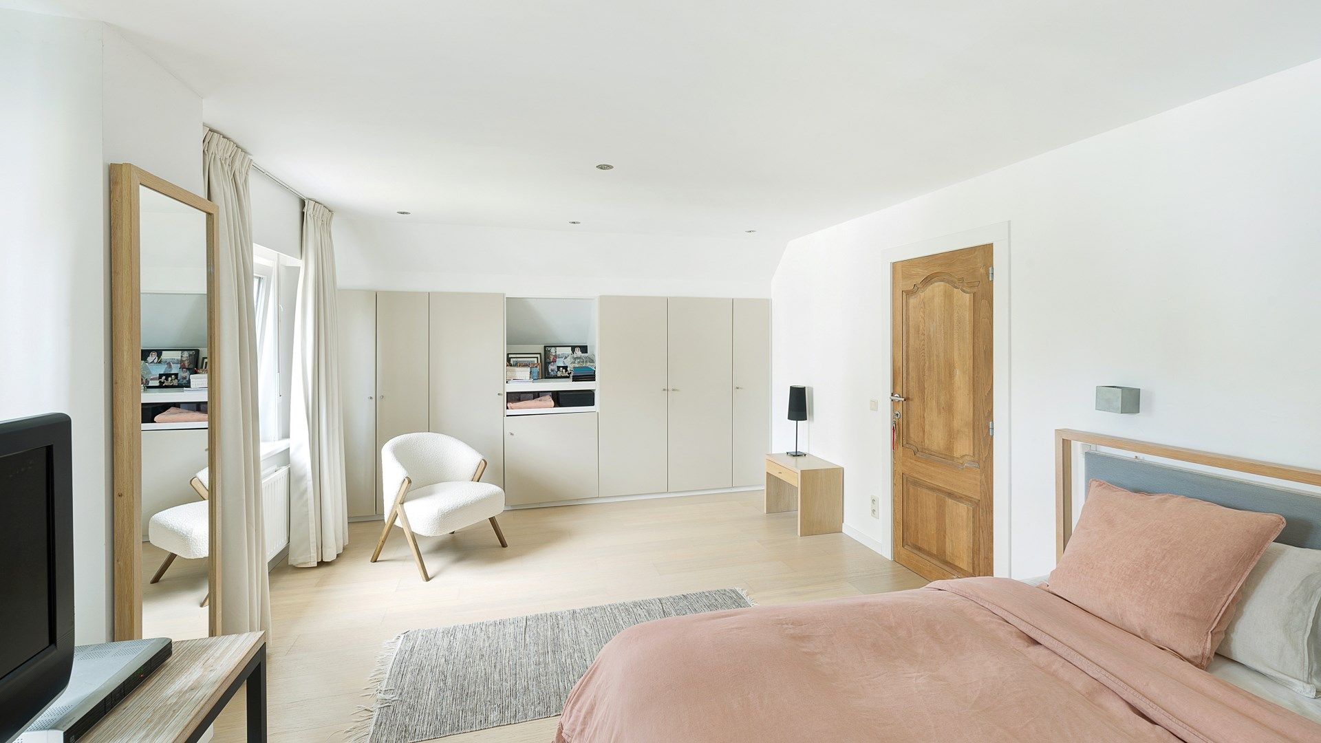 Residentieel gelegen villa op 916 m² grond  foto 19
