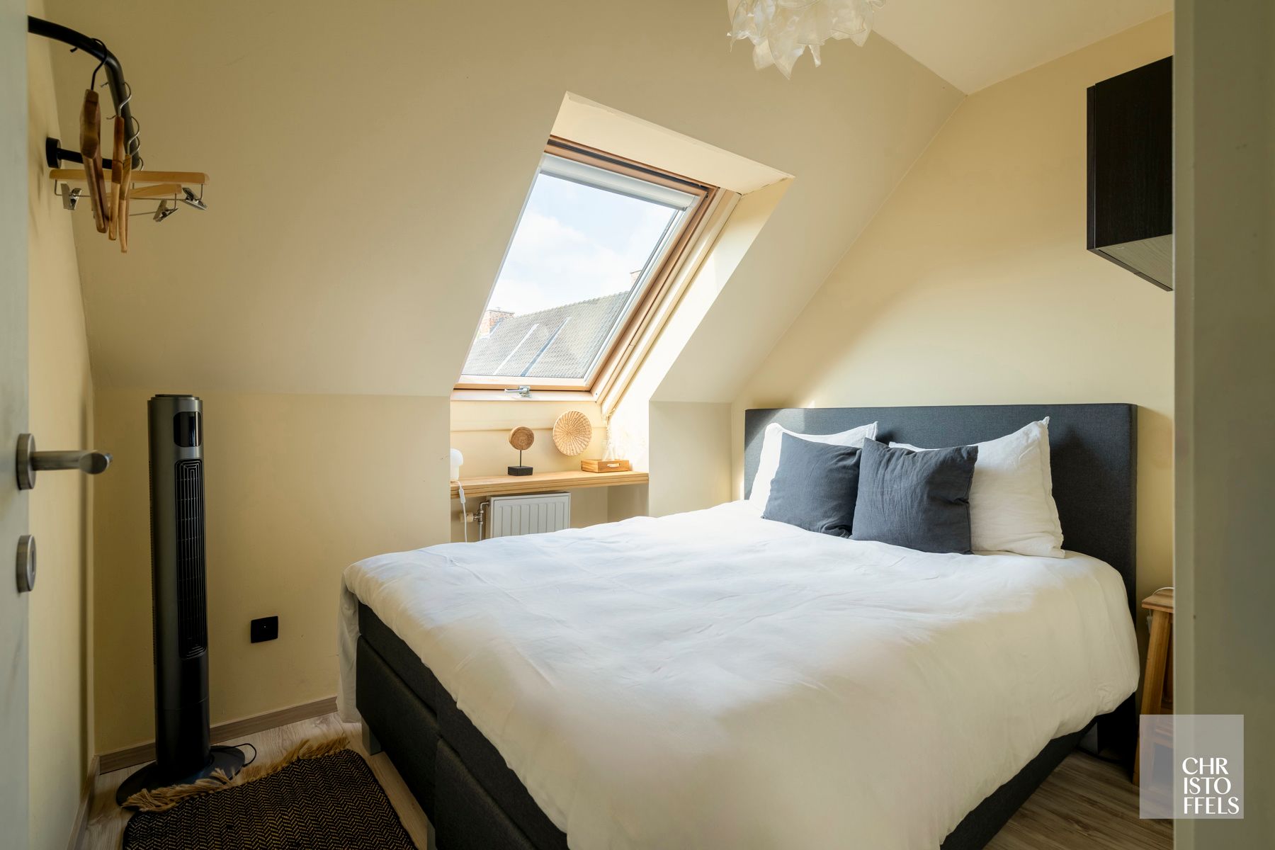 Instapklare woning in charmante Vierkantshoeve te Bilzen! foto 11