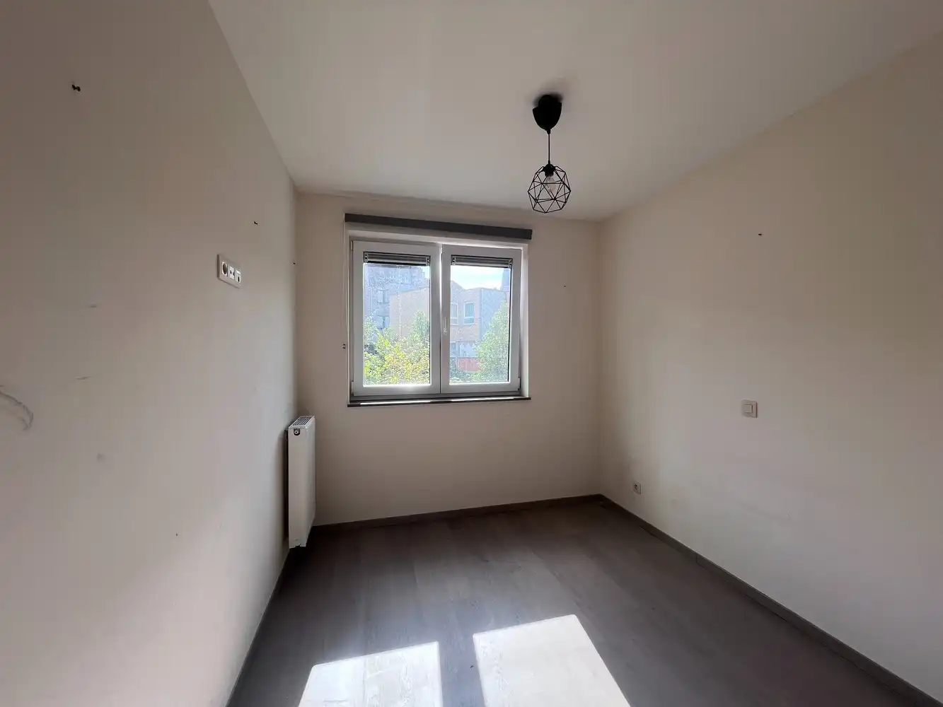 Lichtrijk appartement met 2 slaapkamers en terras op wandelafstand van zeedijk. foto 6