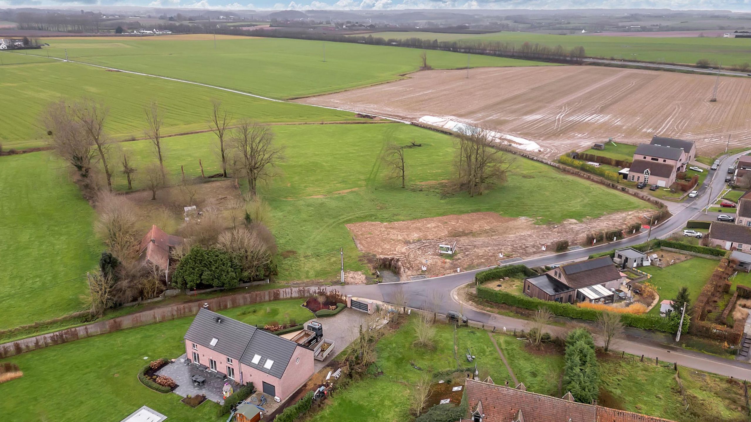 Bouwgrond met uitzicht van 12 are te koop foto 4