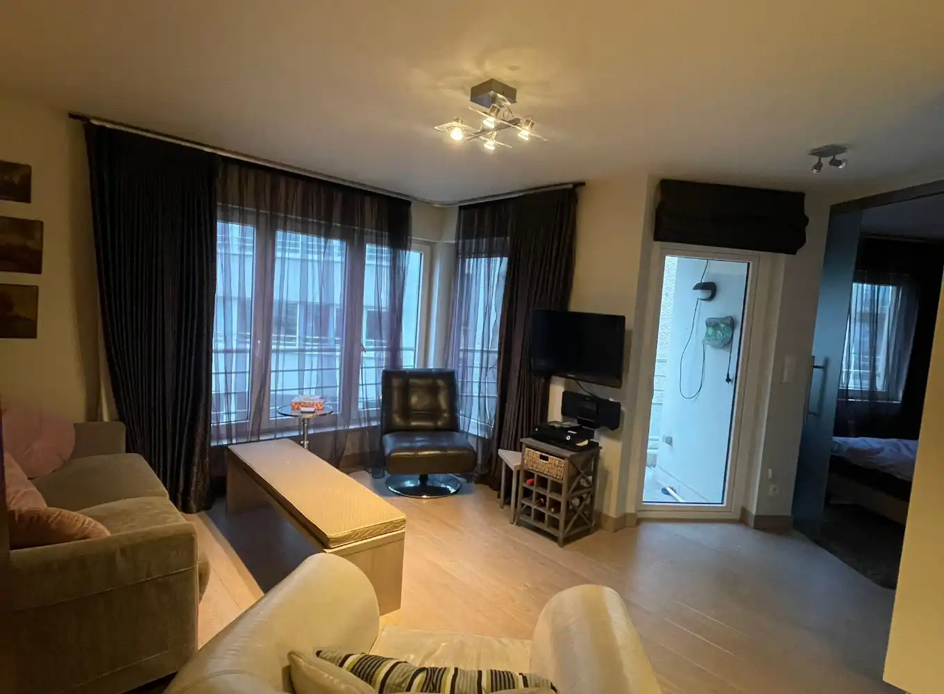 Lichtrijk appartement met zijdelings zicht op de haven in hartje Oostende foto 32