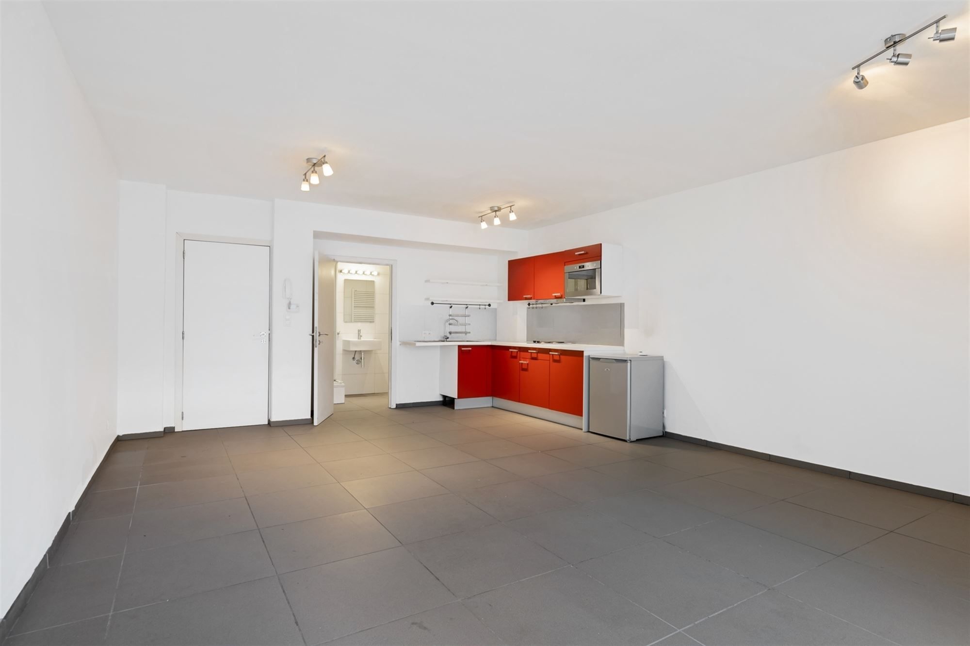 Gelijkvloers appartement met ruim terras foto 2