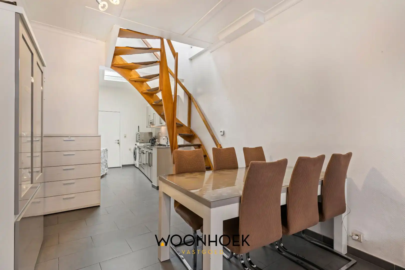 Centraal gelegen, 3-slpk starterswoning in het centrum van Lokeren foto 4