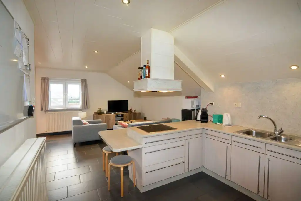 Instapklaar appartement met 2 slpks en tuintje. foto 7
