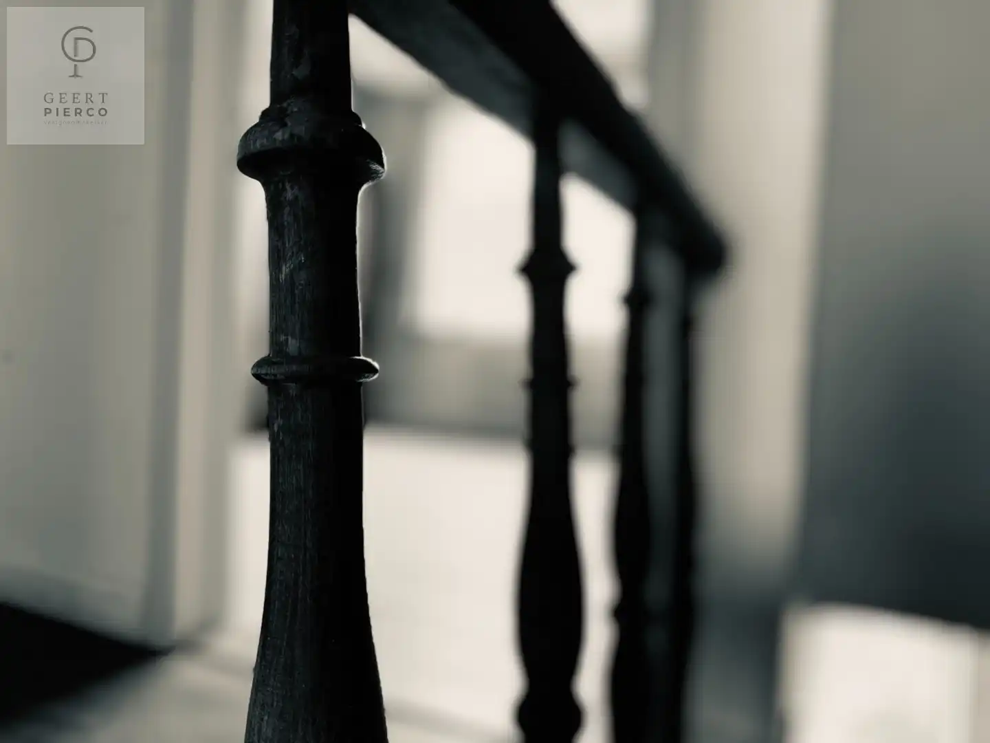 Ruim handelspand met ruim appartement foto 30