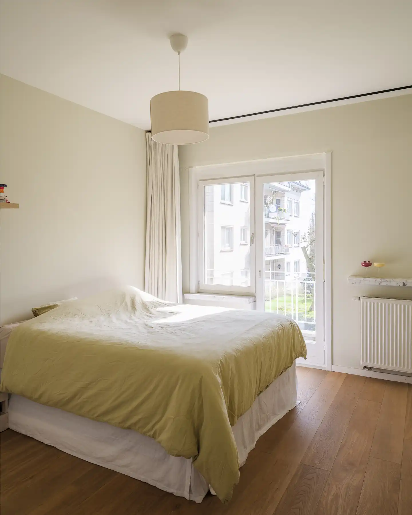 Hedendaags tweeslaapkamer appartement met garagebox foto 12