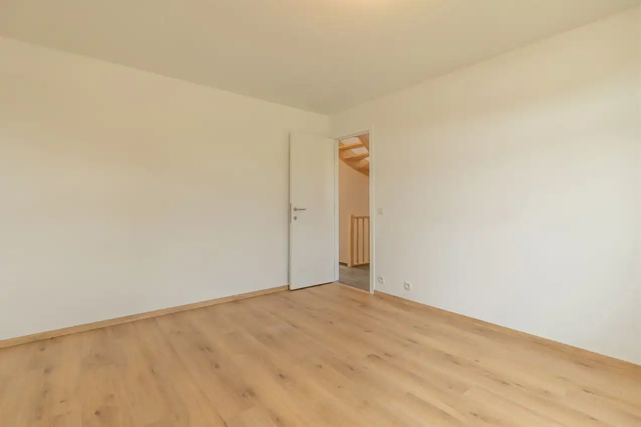 Nieuwbouw met vier slaapkamers, mooie tuin en centrale ligging foto 16