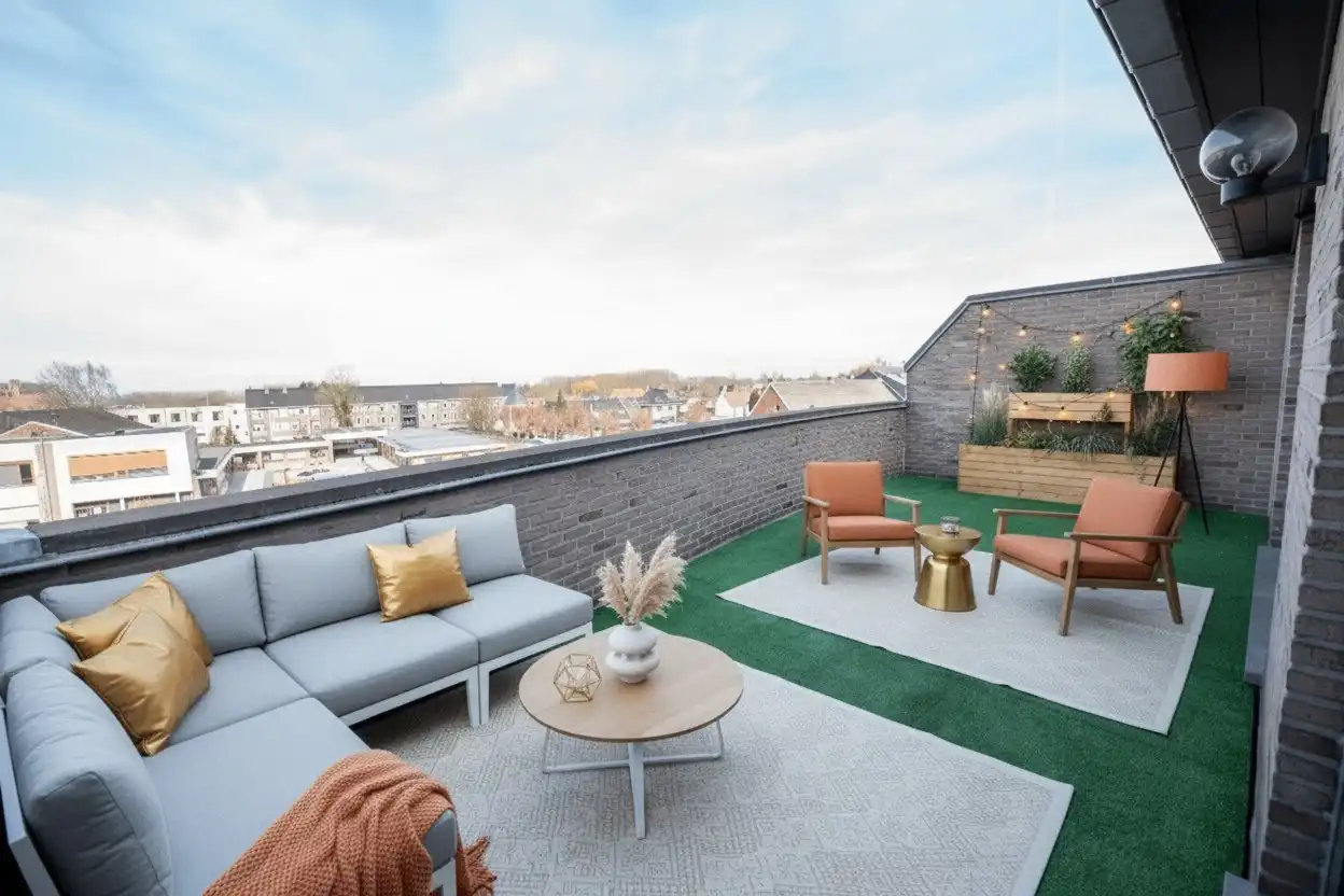 TE KOOP: Ruim duplex-appartement met 3 slaapkamers met groot terras in centrum Zulte! foto 18