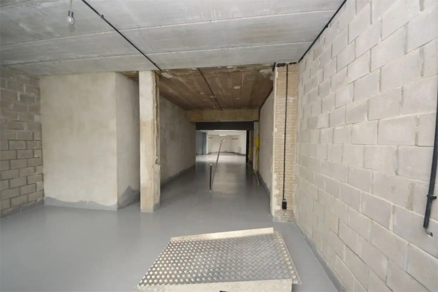 TOP GELEGEN HANDELSGELIJKVLOERS foto 6