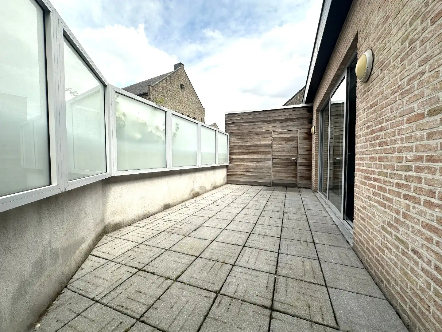 Lichtrijk appartement met 1 slpk en groot zonnig terras, hartje Torhout foto 10