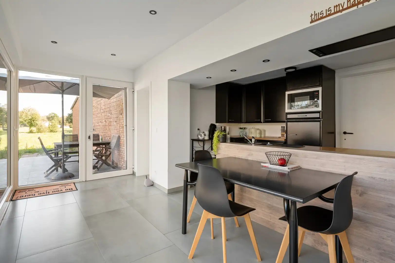 Vrijstaande woning op een ruim perceel van 3.330 m² met prachtig groen uitzicht en tal van mogelijkheden foto 18