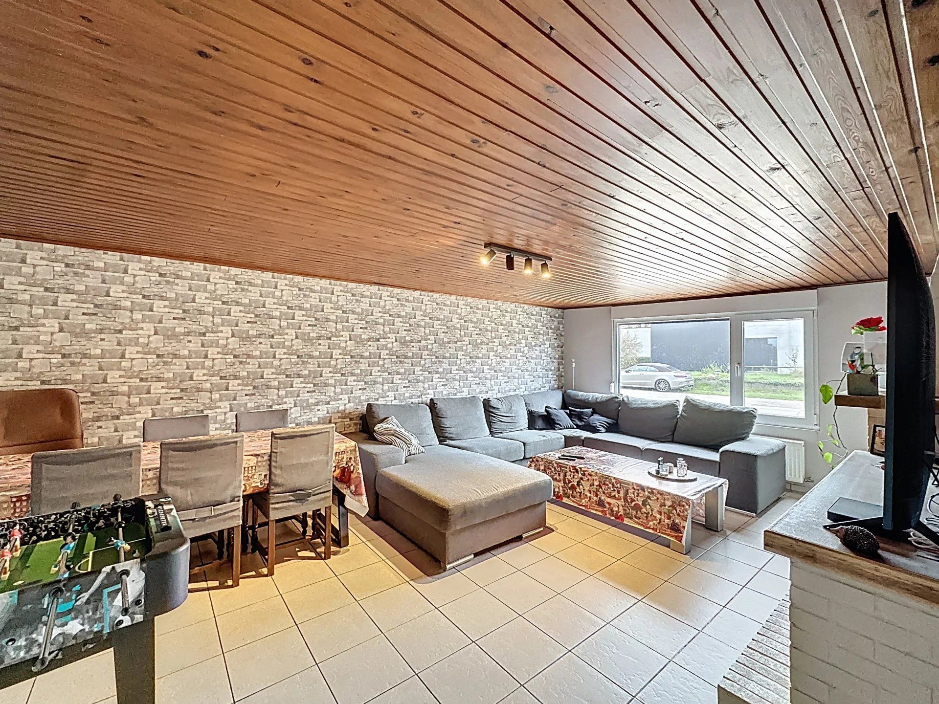 Gelijkvloerse woning met tuintje en momenteel 4 slaapkamers foto 2