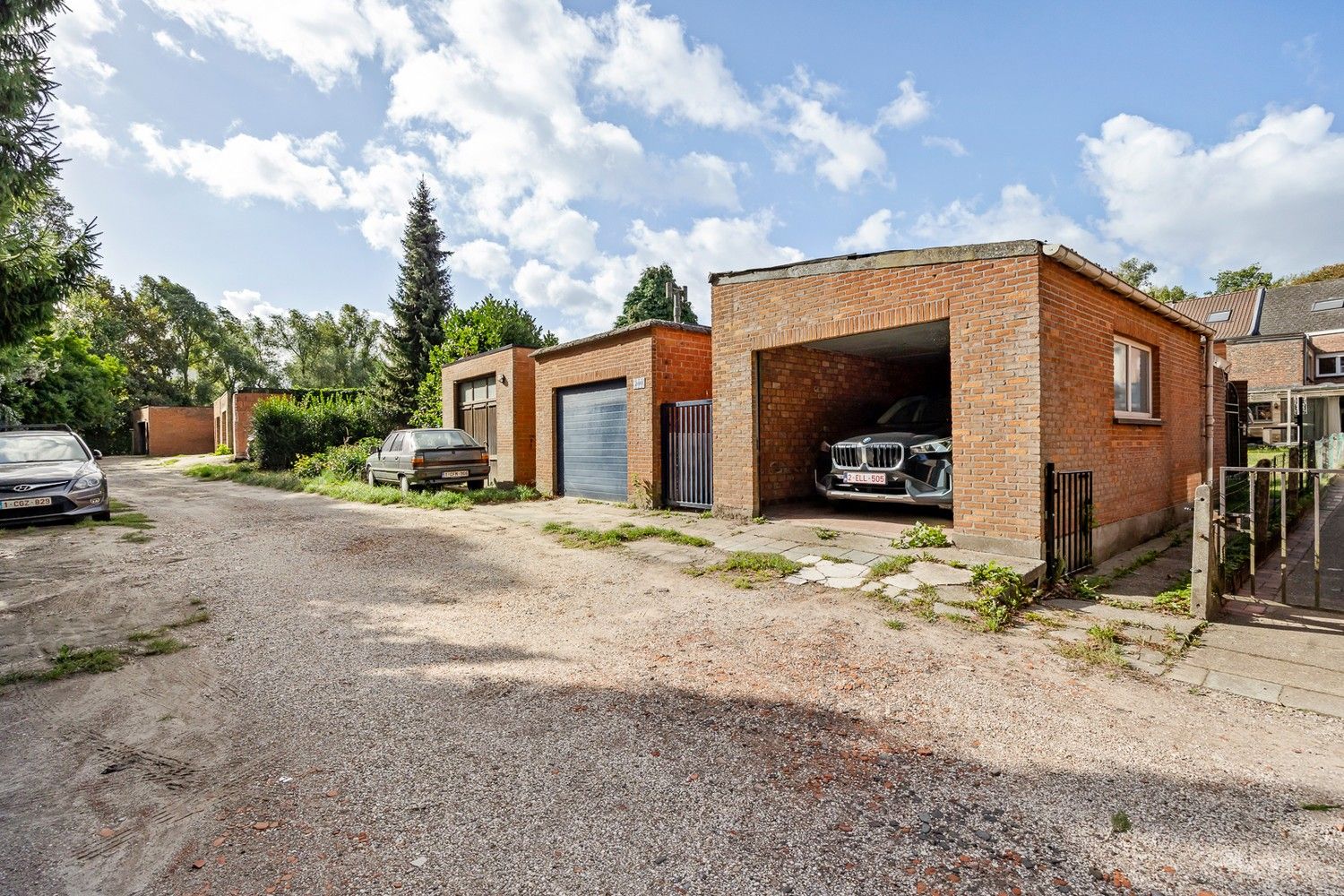 Ruime gezinswoning met 4 slaapkamers, prachtige tuin en garage in Boom foto 19