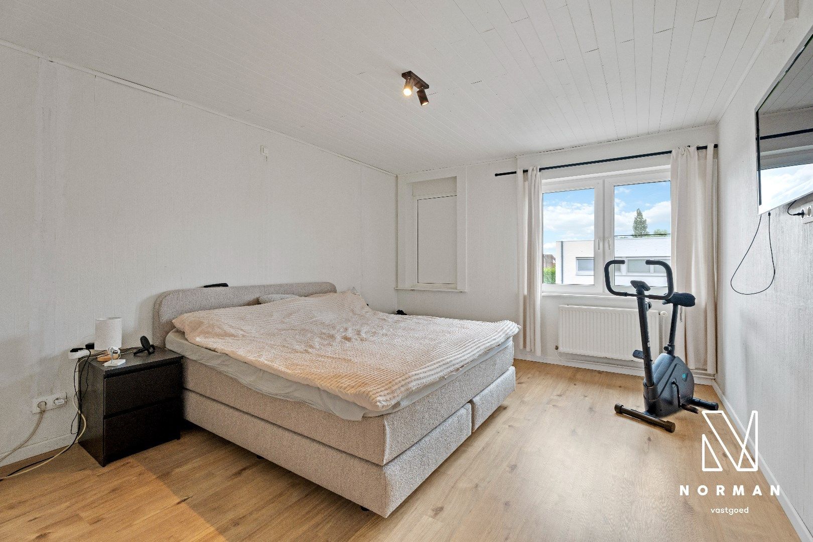 Instapklare woning met 4 slpk + garage in Heule! foto 14