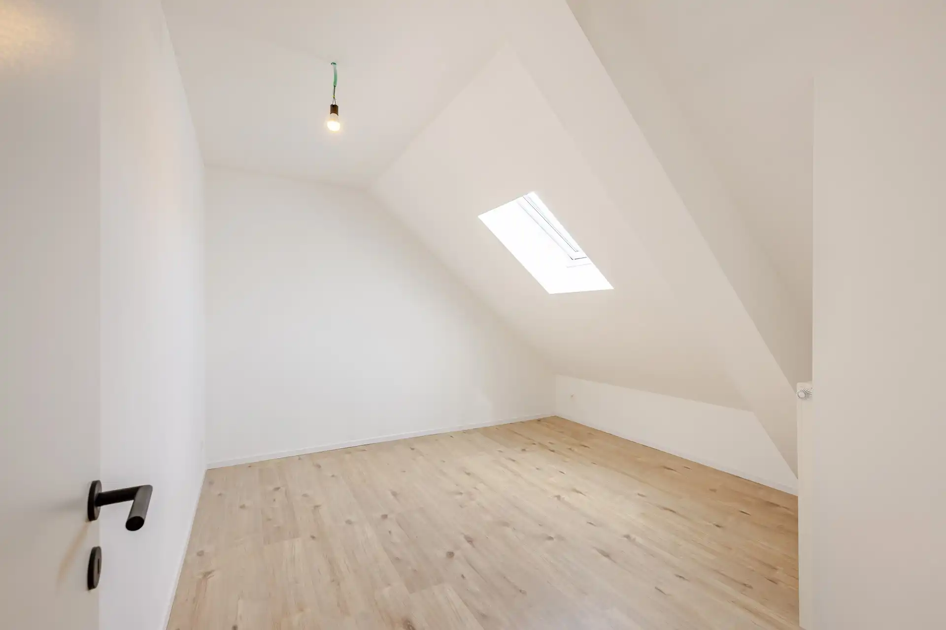 Instapklare, volledig gerenoveerde gezinswoning met 4 slaapkamers, garage en zonnige stadstuin foto 23