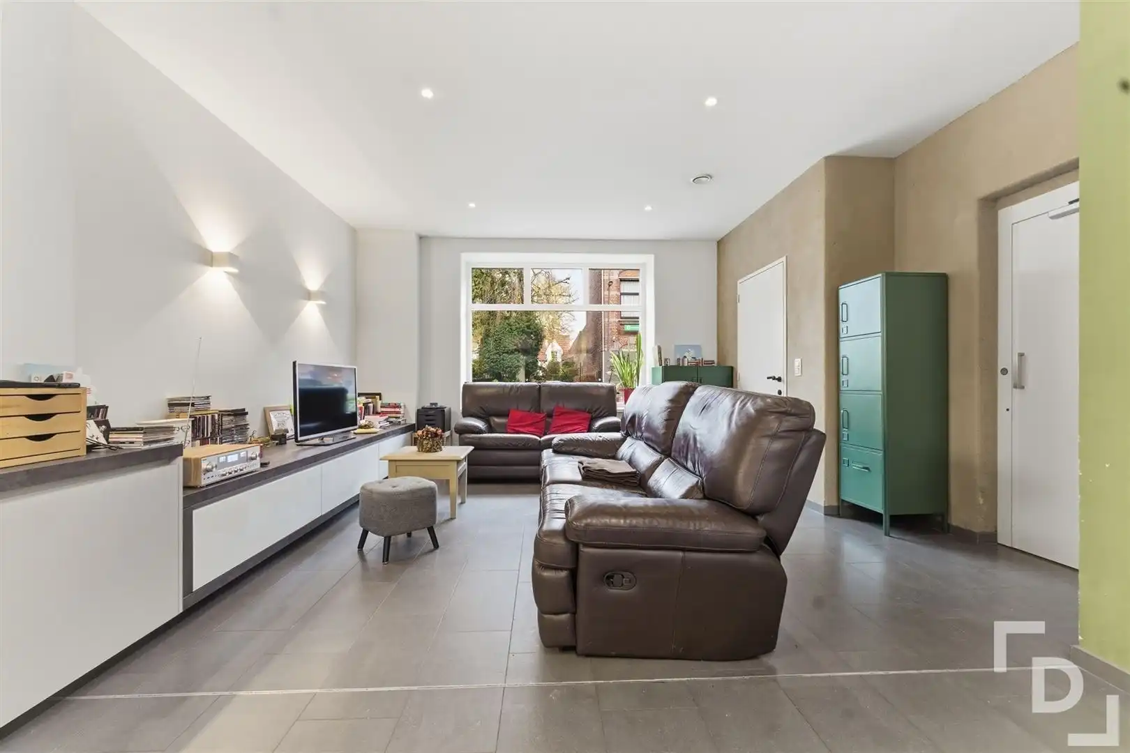 Gerenoveerde woning met huislift op toplocatie in Ieper. foto 5