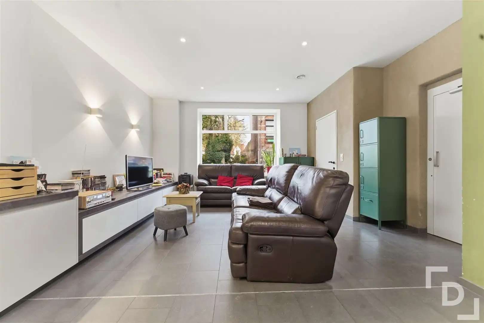 Gerenoveerde woning met huislift op toplocatie in Ieper. foto 5