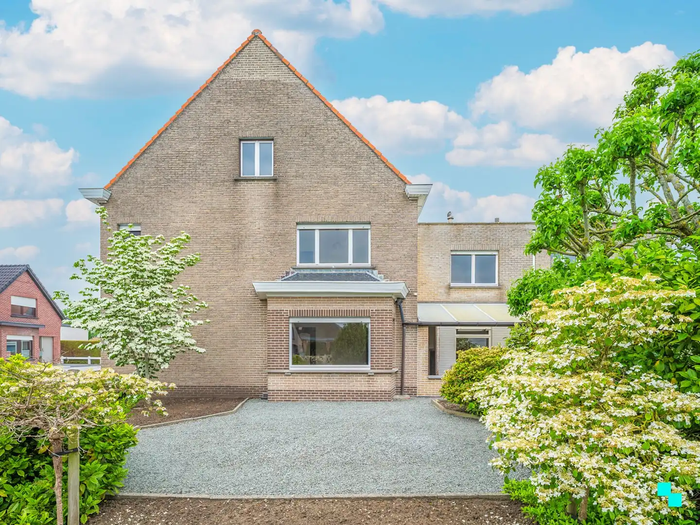 Ruime, te renoveren woning in het mooie Asper foto 26