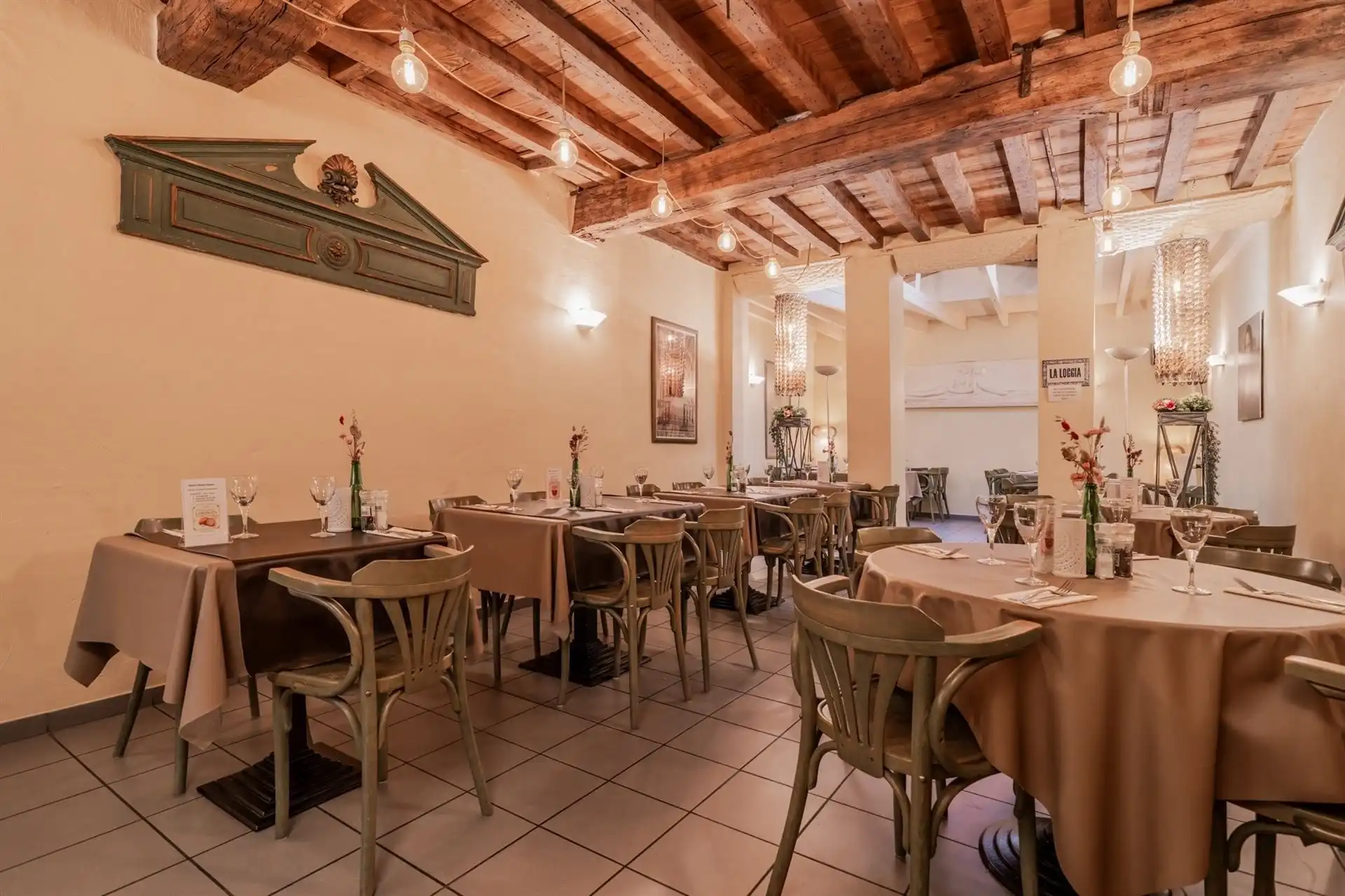 Handel 98 m2 en 62 m2 op 1e verd + duplex appartement op 2e & 3e  foto 2