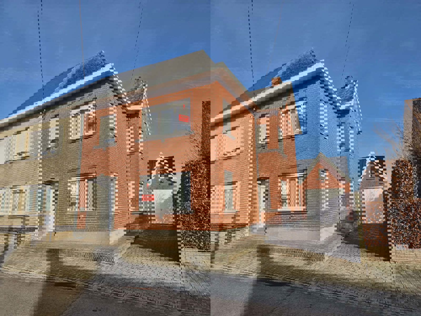 Instapklare HOB met 3 slaapkamers, tuin en garage foto {{pictureIndex}}