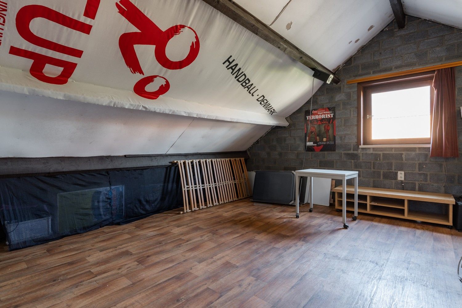 Vrijstaande woning met ruime garage en tuin, rustig gelegen nabij natuurgebied en Nederlandse grens foto 33
