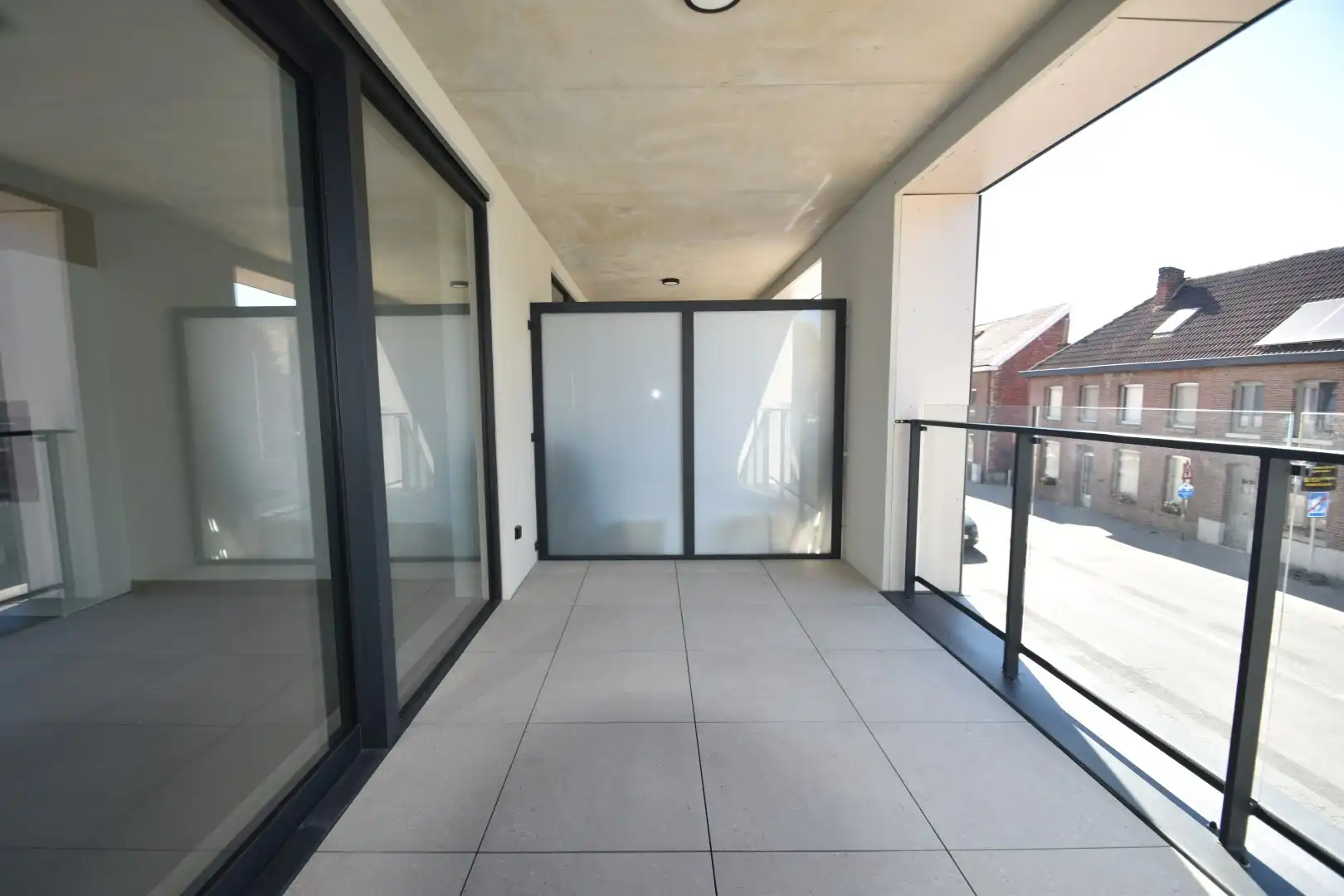 Modern ingericht appartement aan rand van centrum foto 9