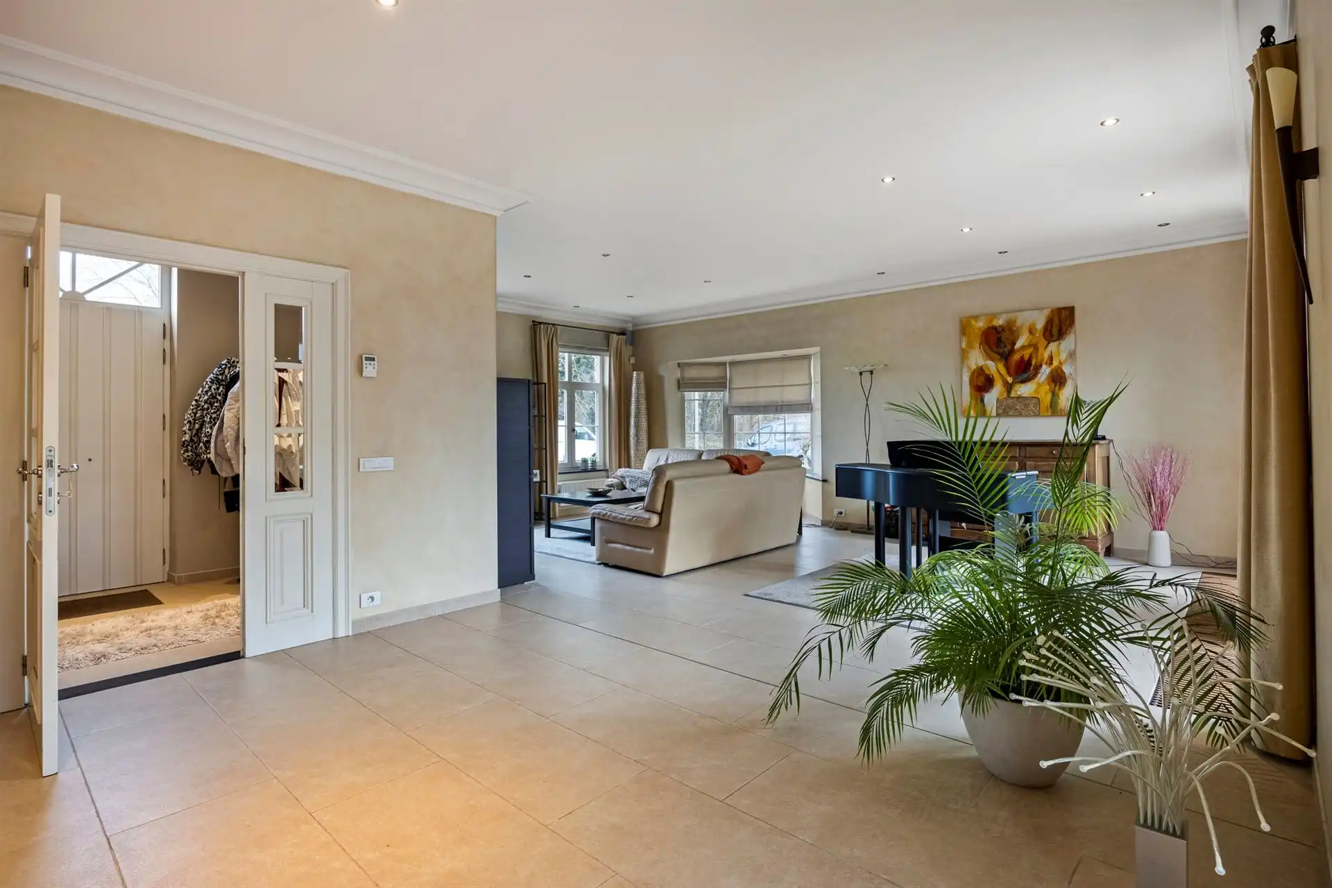 Prachige villa in doodlopende wijk foto 7