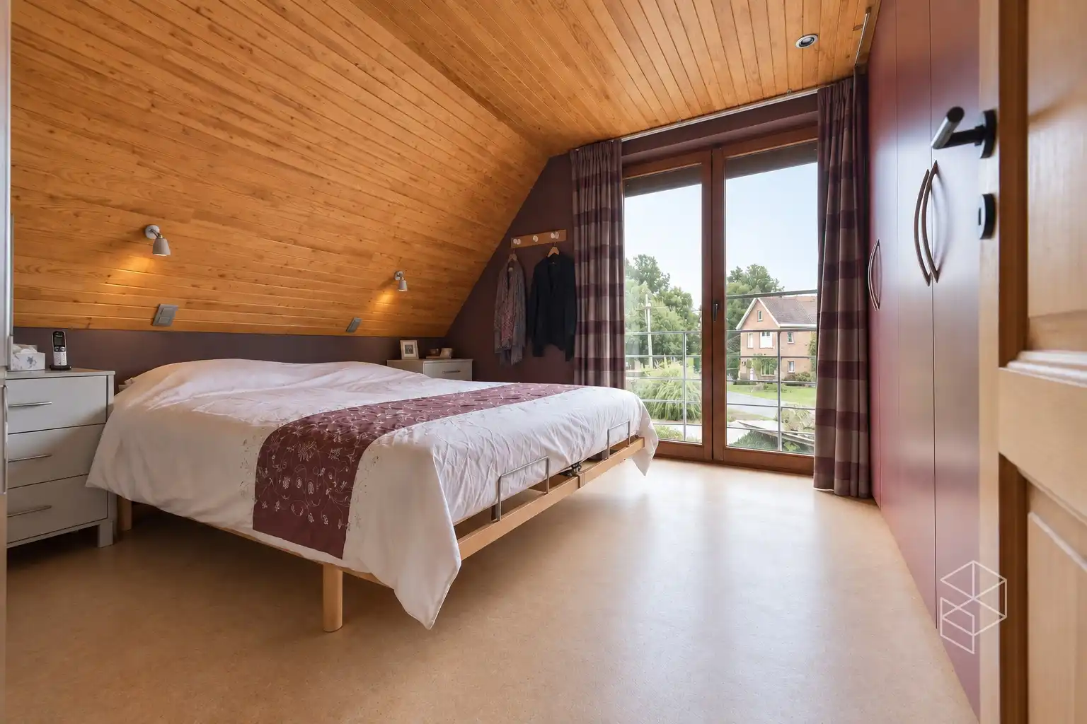 Karaktervolle villa met polyvalent bijgebouw, zwemvijver & aangelegde tuin met uitweg op 4.009m² foto 21