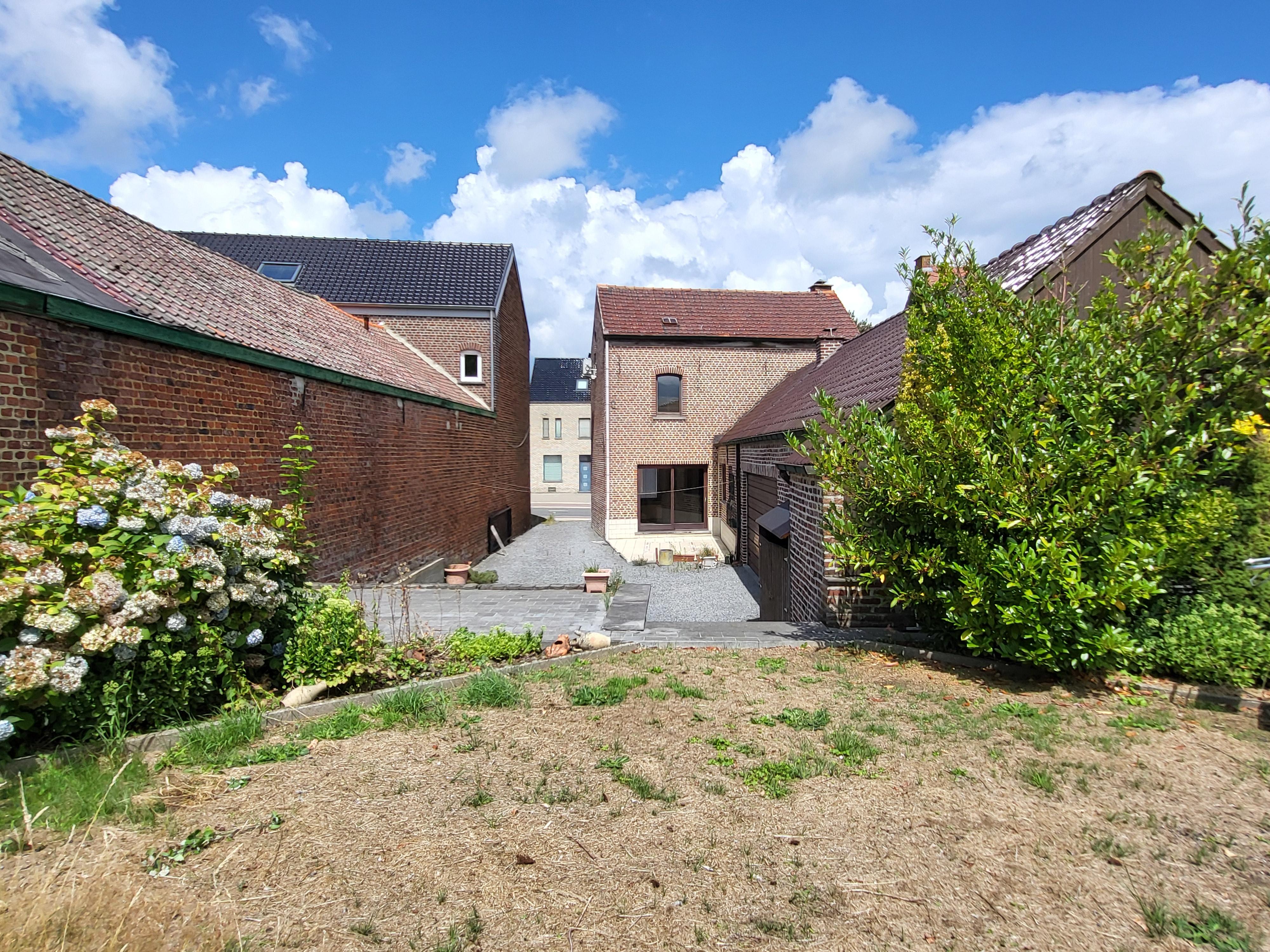 Prachtige burgerwoning op 950 m² met ruime garage en zuidgerichte tuin gelegen in de Vlaamse Ardennen.  foto 6