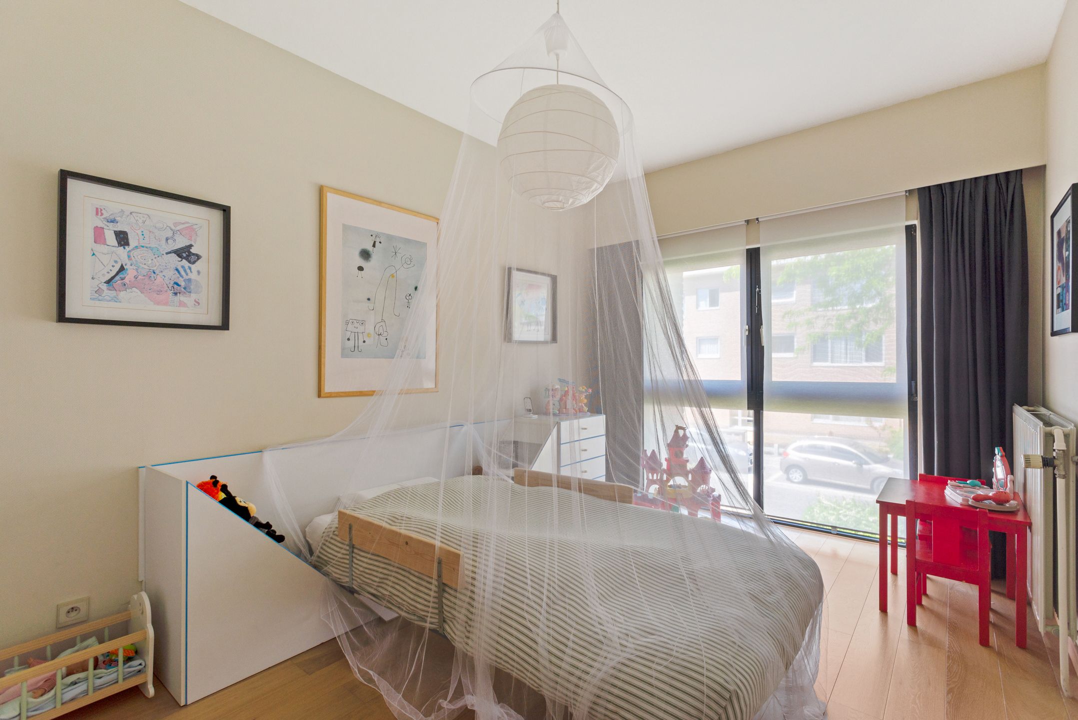 Ruime halfopen woning met schitterende tuin! foto 13