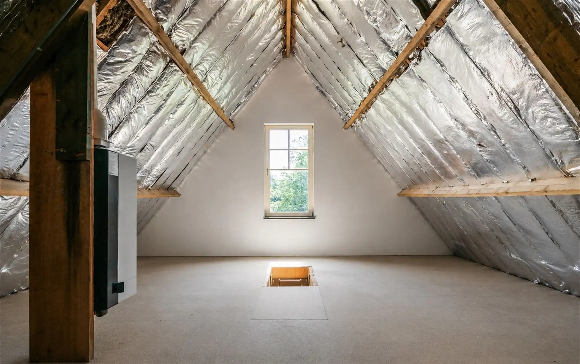 Elegante herenwoning met 4 slaapkamers, ruime zolder en zonnige tuin in Koningshooikt foto 15