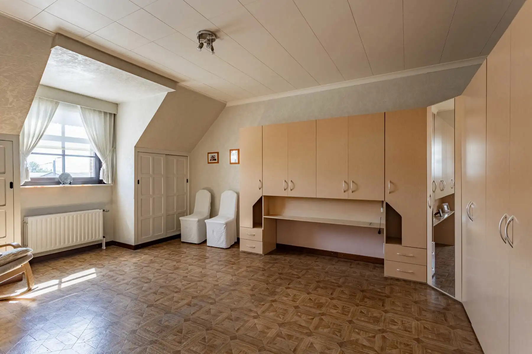 Instapklare woning met 4 slaapkamers en tuin te Erpe! foto 16