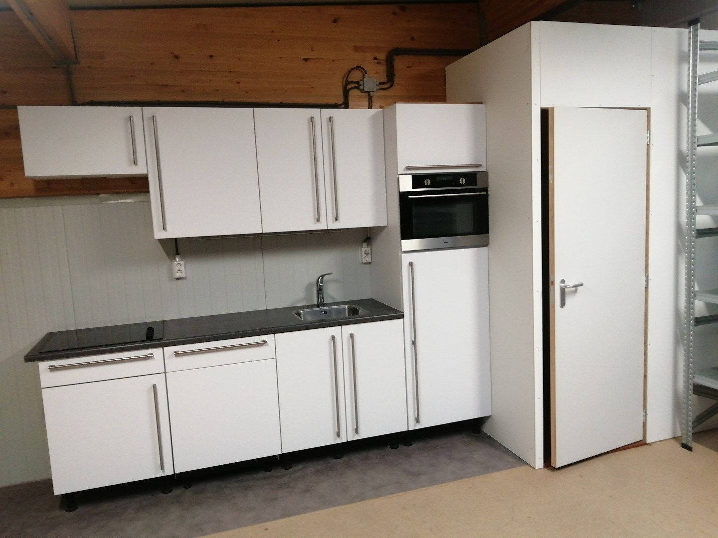 Opslagloods met verdieping te huur aan de Transitoweg in Nieuwvliet foto 5