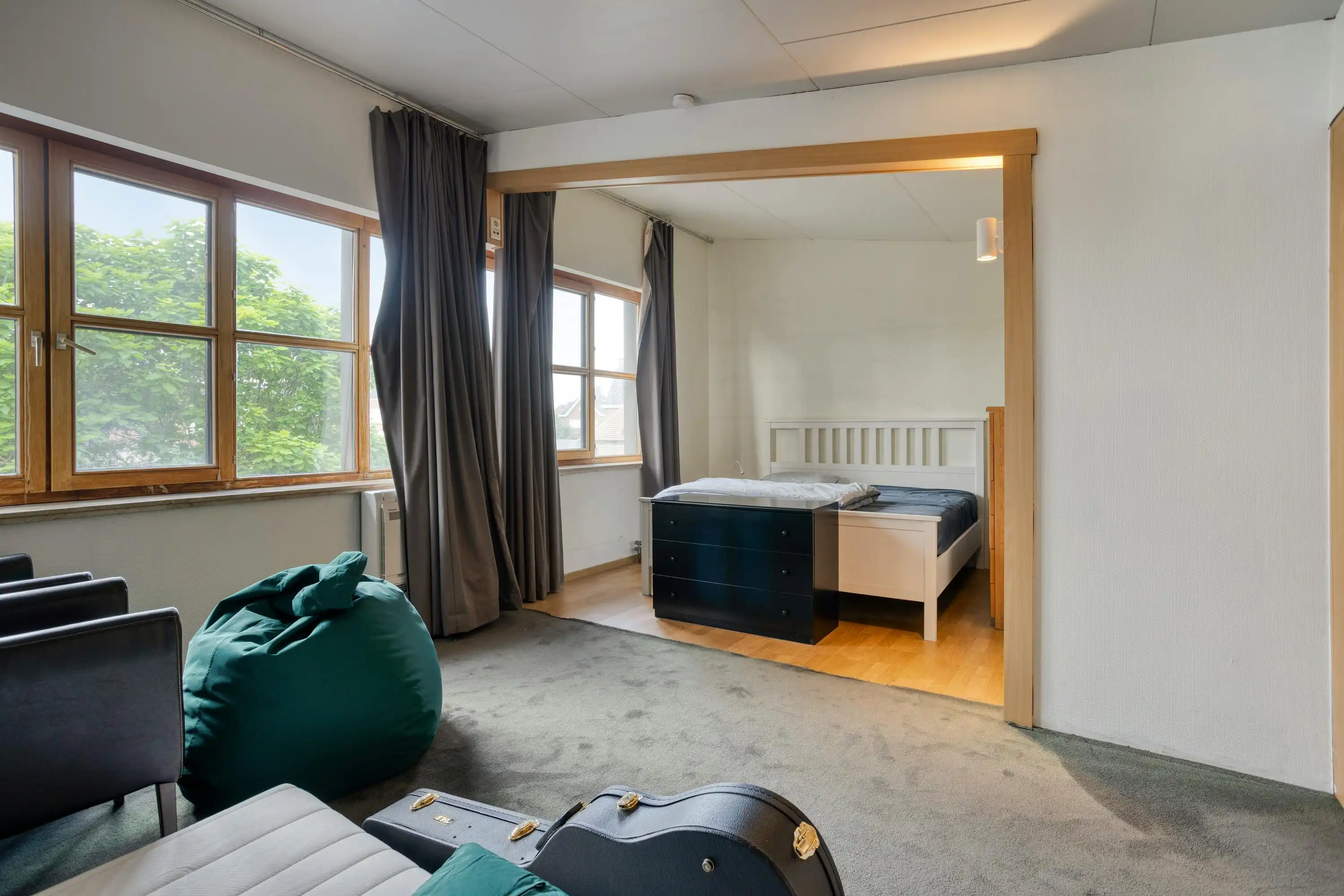 Ruime villa met 4 slaapkamers op 988 m² foto 12