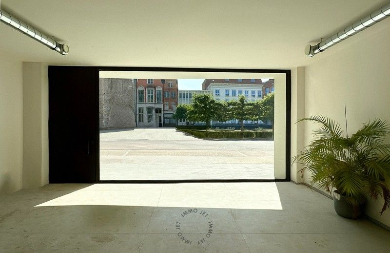 veelzijdige handelsruimte met grote vitrine op toplocatie foto 2