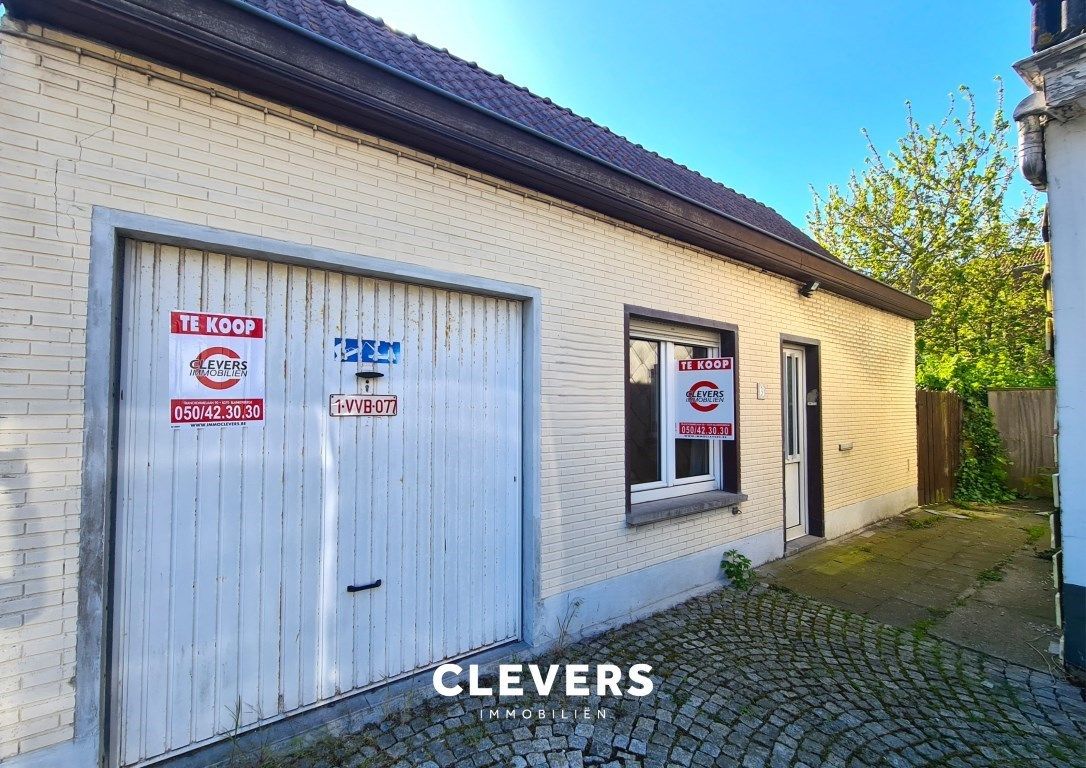 Te renoveren woning op 882m² grond (evt. projectgrond) foto {{pictureIndex}}