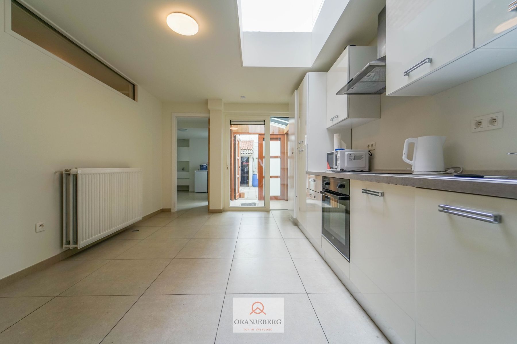 Goed bereikbare rijwoning nabij UZ met 6 slaapkamers te huur foto 24