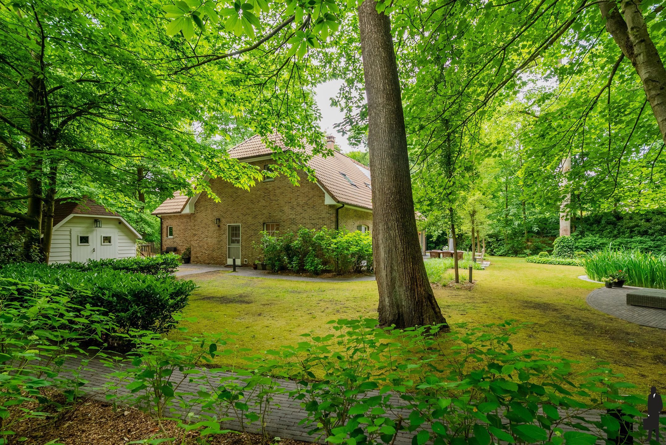 Exclusieve villa met zwemvijver op 2.543 m² foto 55
