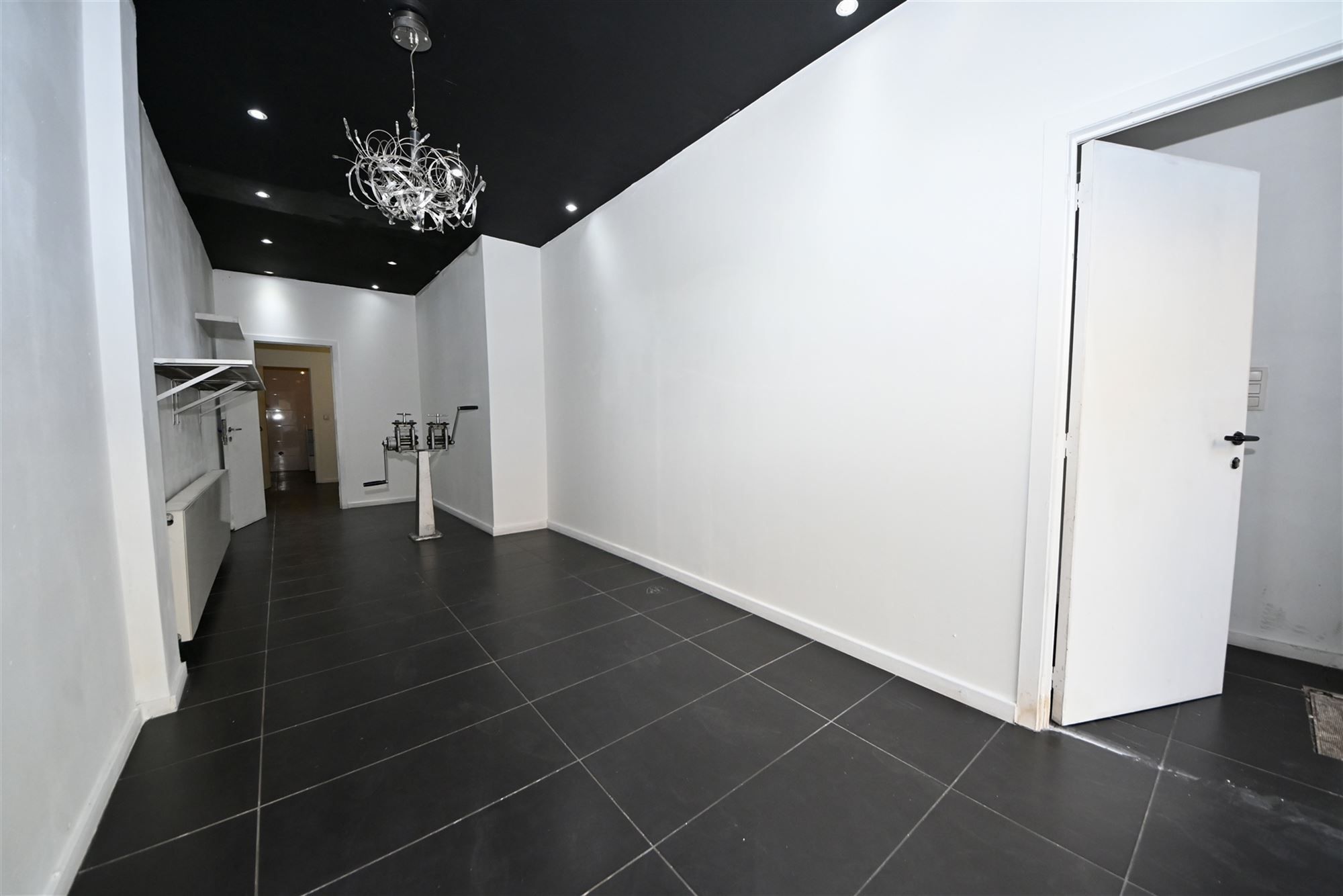 Handelsruimte met duplex appartement en tuin.  foto 3