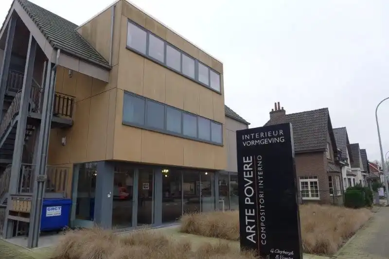 Commerciële ruimte te huur foto {{pictureIndex}}