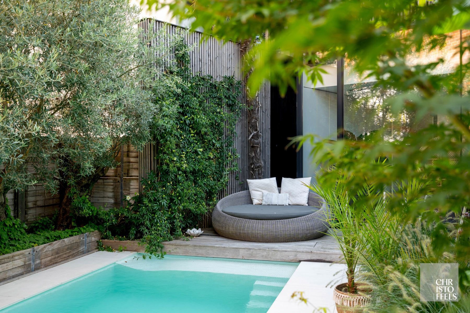 Herenhuis met commerciële ruimte (107m²) en woonst (200m²)! foto 3