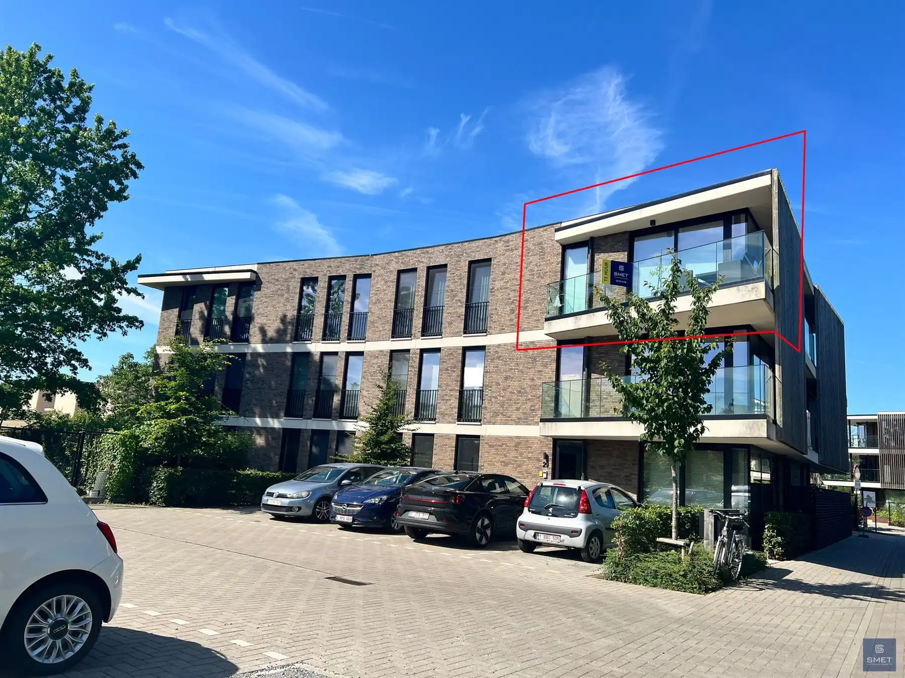 MODERN APPT MET 1 SLPK,TERRAS EN PARKEERPL.  foto 2