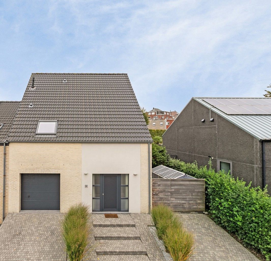 immo DAVID stelt voor: instapklare 3-gevel woning foto {{pictureIndex}}