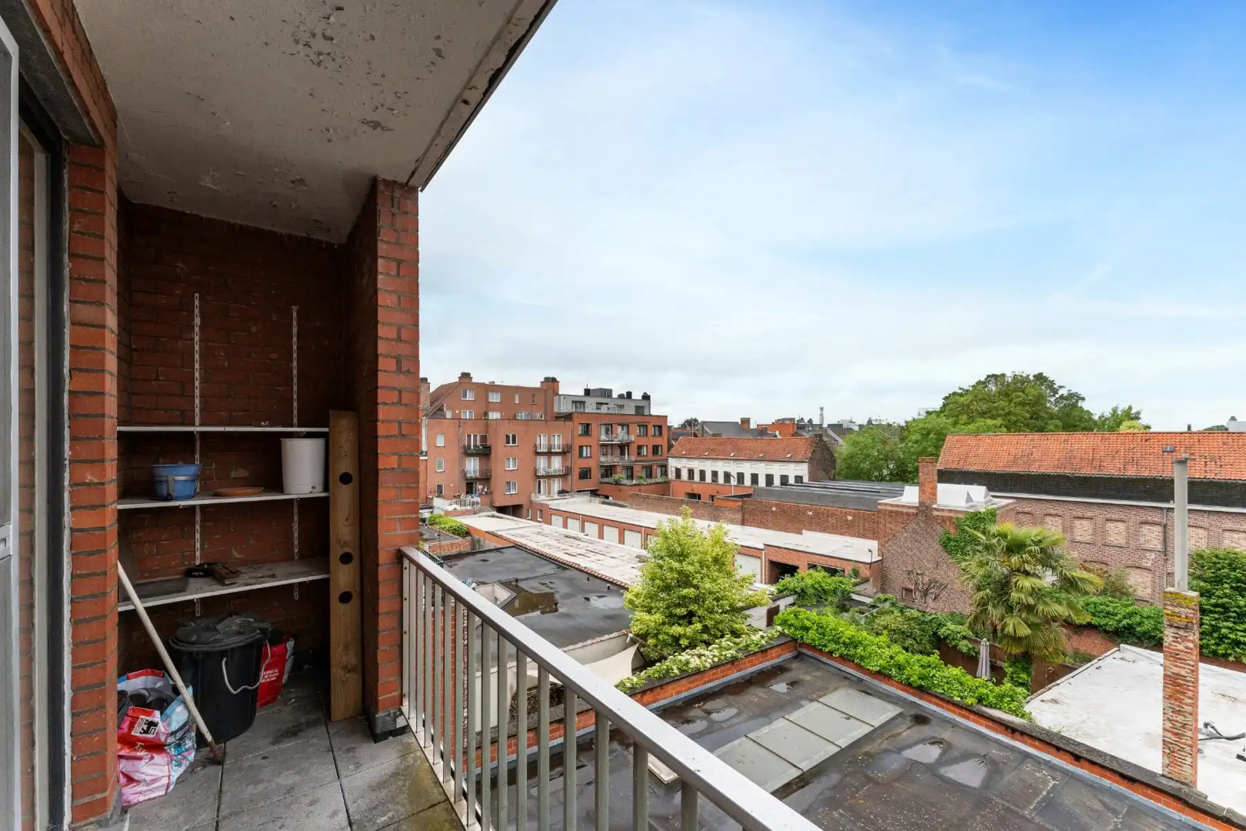 Ruim appartement met terras, lift en 3 slaapkamers in Izegem - bouwjaar 1978 - EPC-waarde 220.00 - Energielabel C - 119.00m² bewoonbare oppervlakte - 1 badkamer - 1 parkeerplaats foto 11