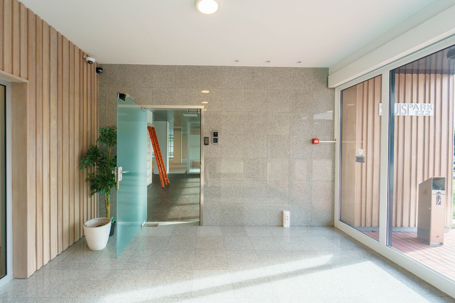 Ruime & lichtrijke kantoorruimtes te huur te Merelbeke/ Gent foto 14