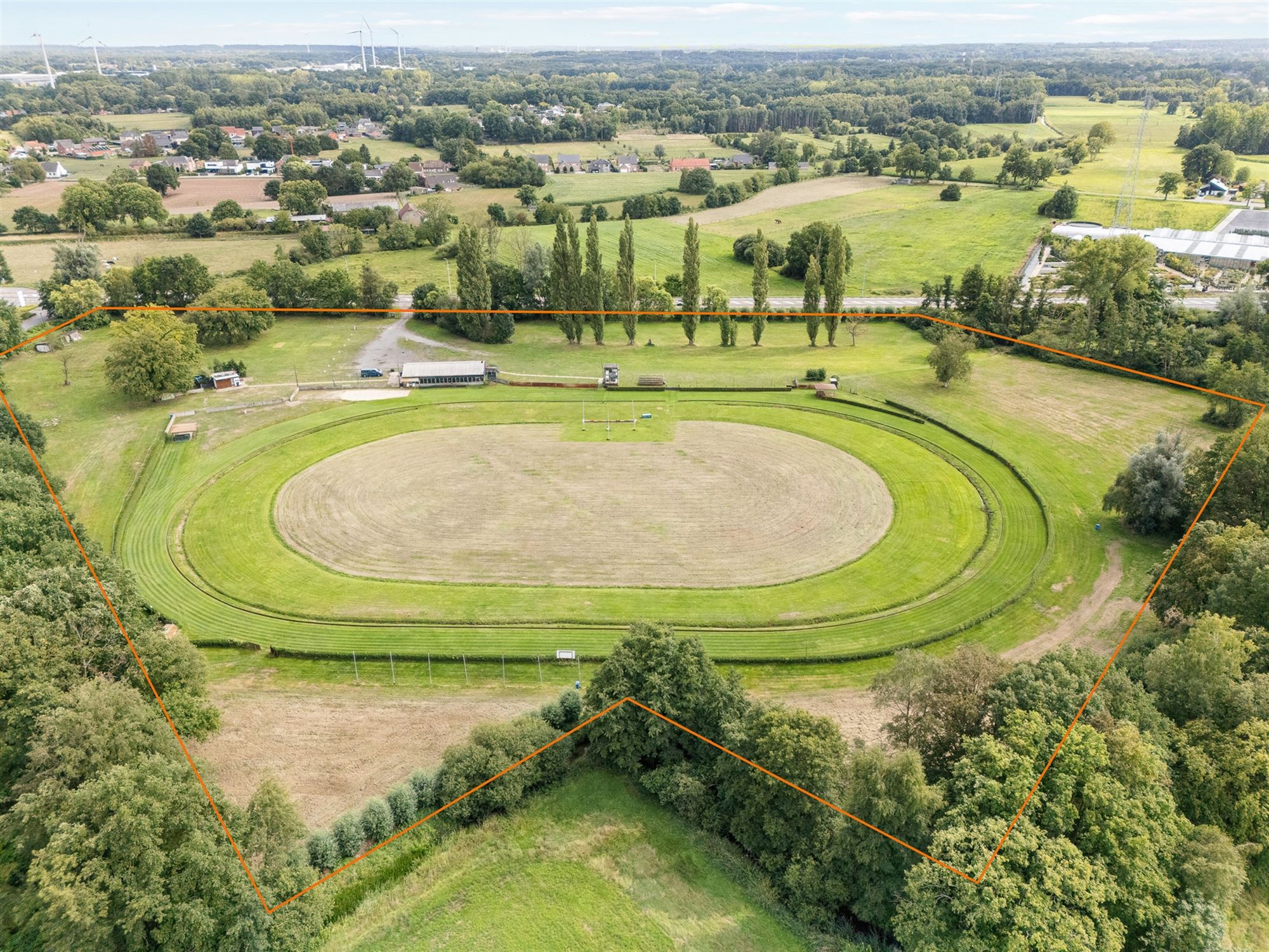 PERCEEL VAN CIRCA 6 HECTARE LANDSCHAPPELIJK WAARDEVOL AGRARISCH GEBIED TE PAAL foto {{pictureIndex}}